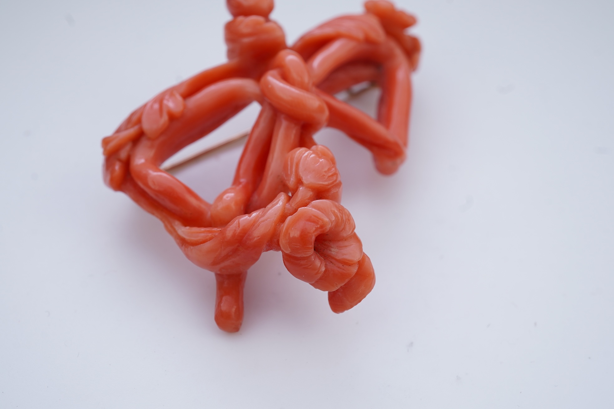 A coral brooch, late 19th century